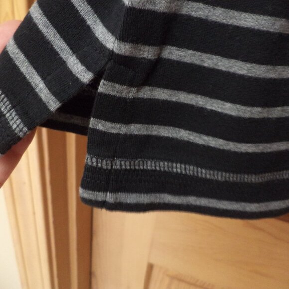 Tommy Bahama T-Shirt Long Sleeves ~Black + Gun Metal Stripes-Size: Large NWT $58 - Picture 7 of 10